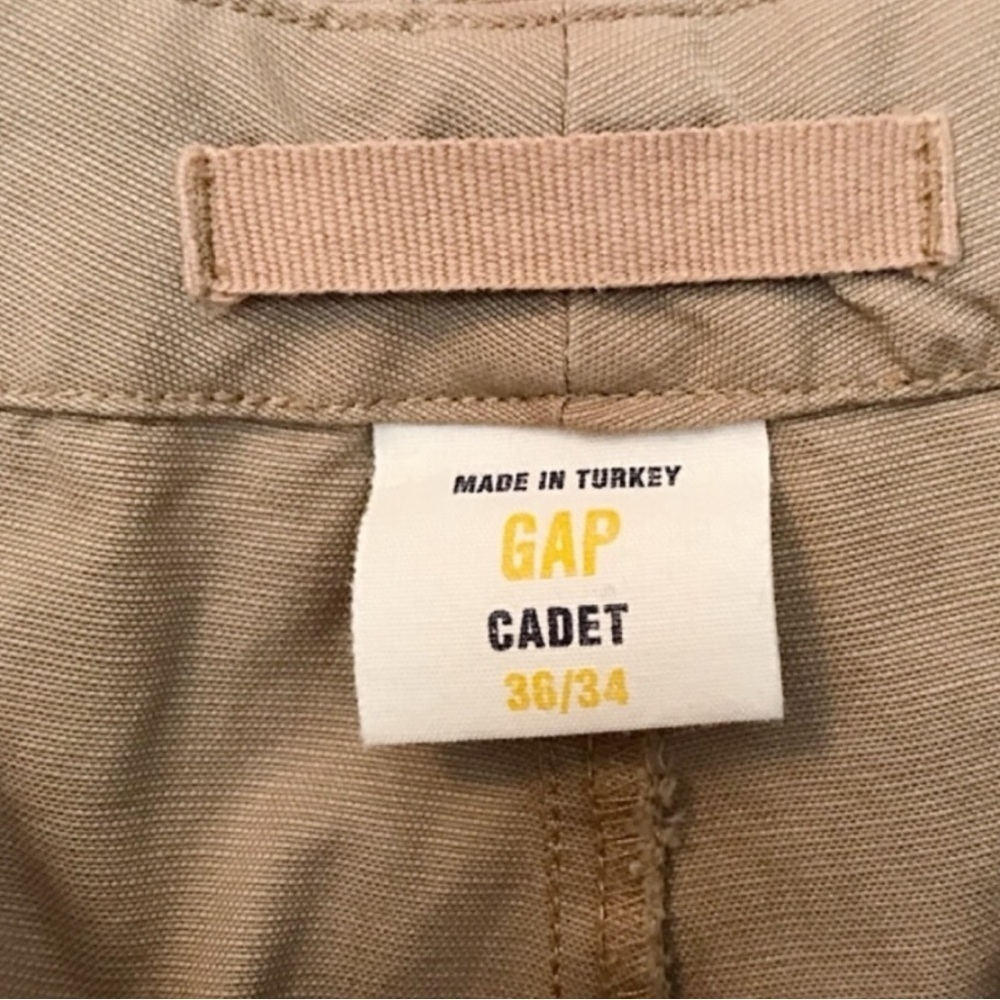 👖 GAP Cadet Relaxed Fit Khaki Cargo Pants Size: 36x34 - Picture 7 of 7
